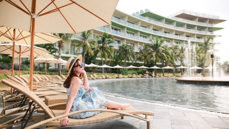 Cool summer in the largest saltwater swimming pool in Vietnam 