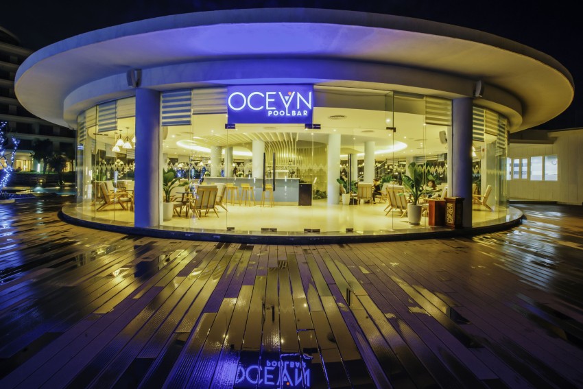 Ocean Pool Bar