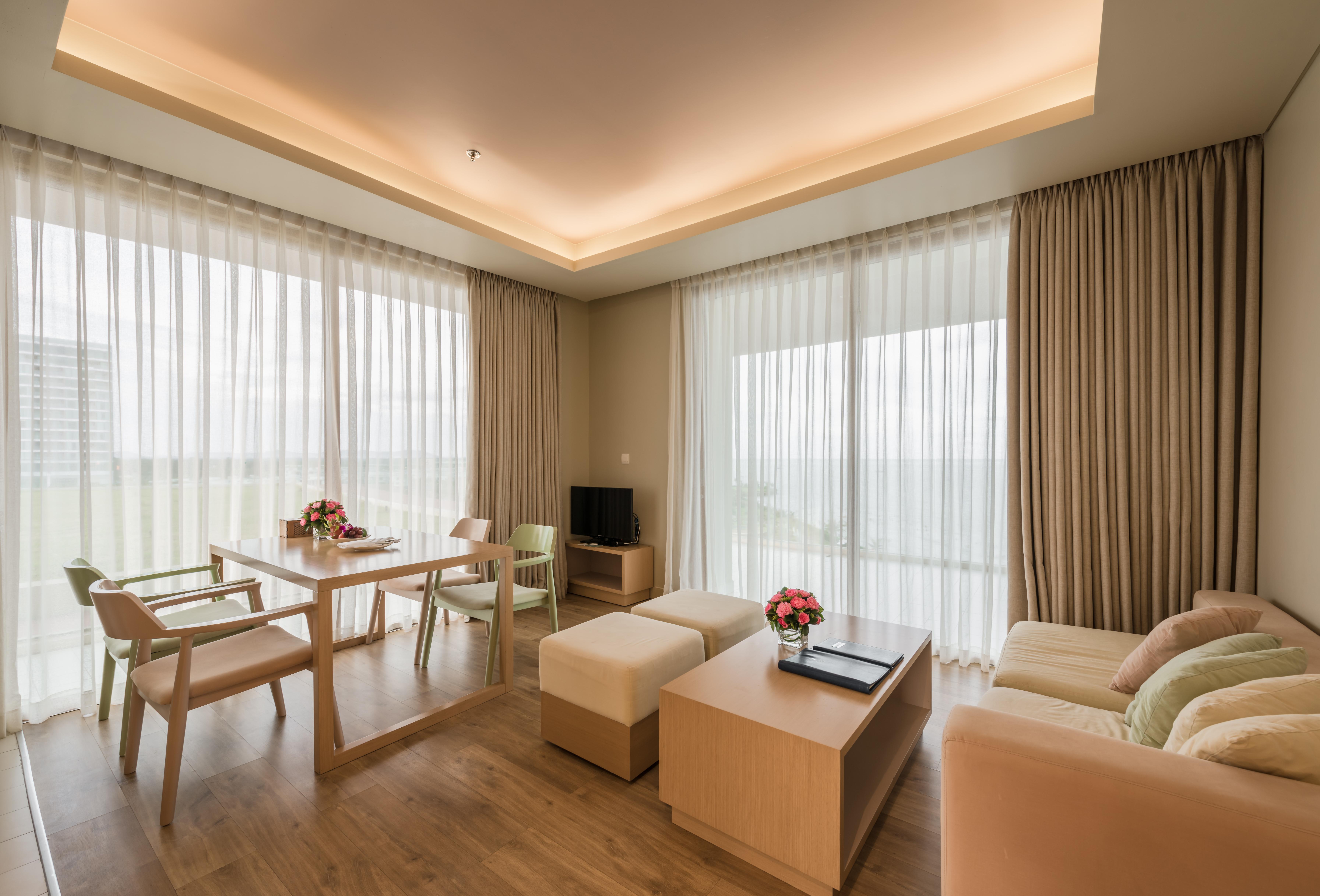 https://www.flchotelsresorts.com/1.jpg